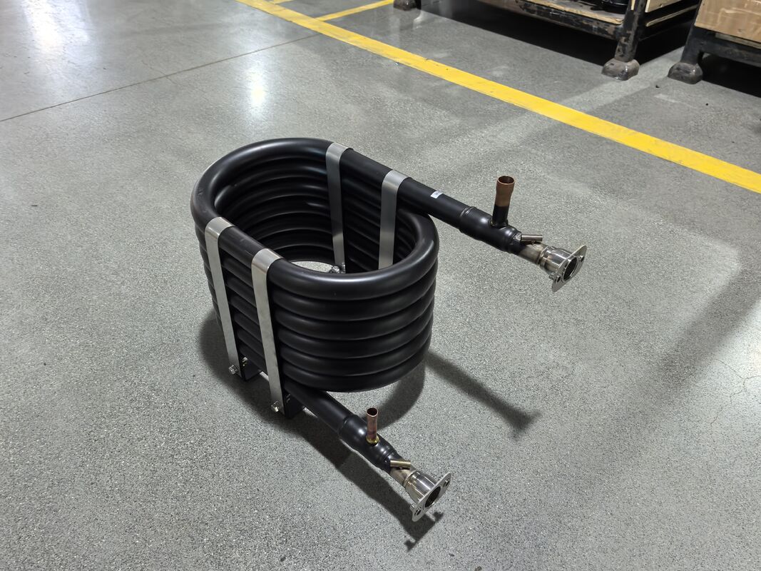 R134a Рефрижераторный тип Коаксиальный теплообменник с черной антикоррозийной краской и давлением воды 1,0 МПа