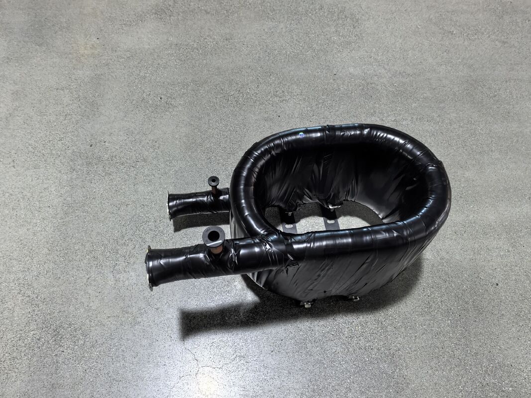 Нагревательная мощность от 6 до 300 кВт Теплообменник для горячей воды Нержавеющая сталь Корпусная трубка Медная трубка Прочное теплопередающее оборудование